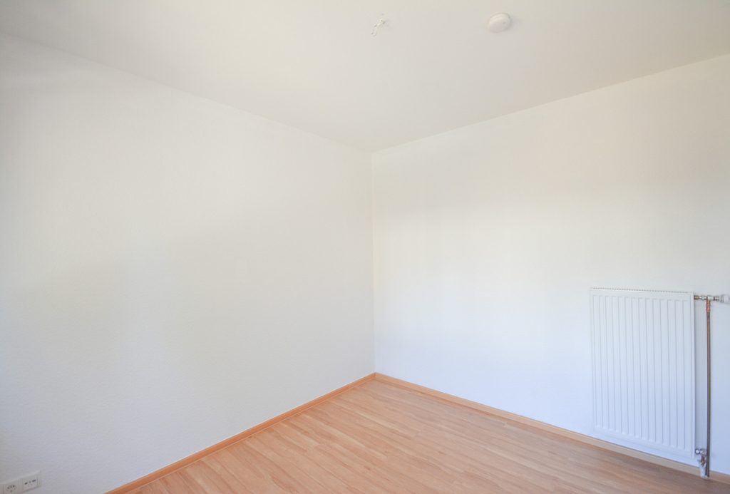 Gütelhöfer Immobilien - Immobilienangebot - Alfter - Alle - Bezugsfreie und großzügige Dreiraumwohnung mit Balkon und Stellplatz in zentraler Lage von Alfter
