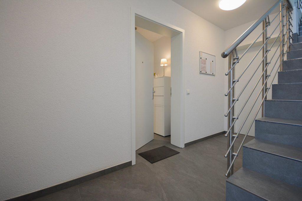 Gütelhöfer Immobilien - Immobilienangebot - Weilerswist / Lommersum - Alle - Neuwertige und großzügige Dreiraumwohnung mit Terrasse und Garage in Weilerswist / Lommersum