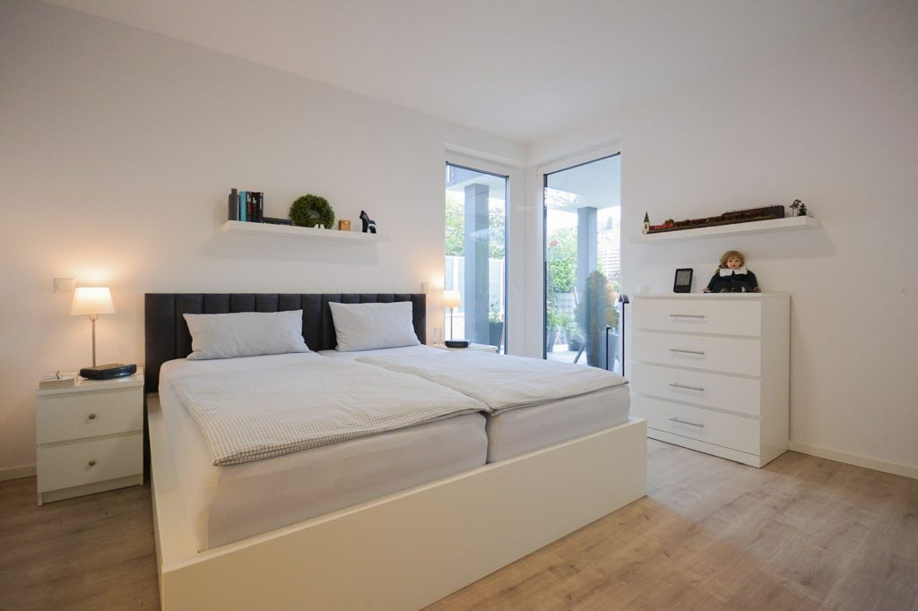Gütelhöfer Immobilien - Immobilienangebot - Weilerswist / Lommersum - Alle - Neuwertige und großzügige Dreiraumwohnung mit Terrasse und Garage in Weilerswist / Lommersum