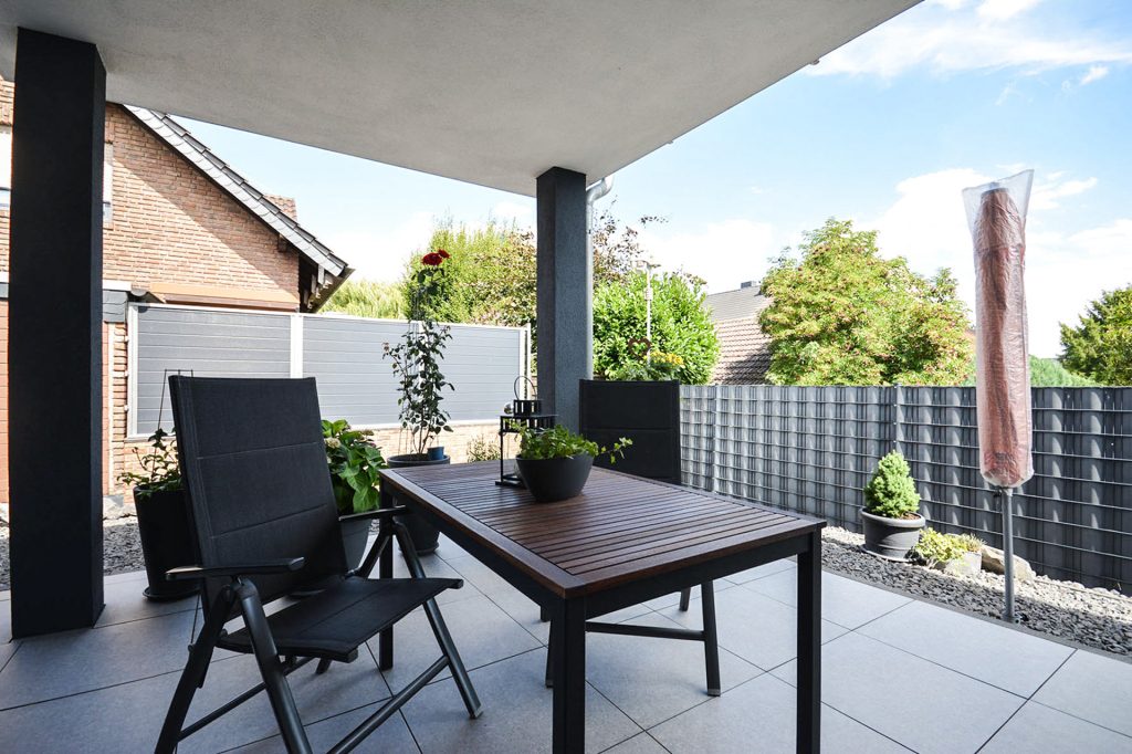 Gütelhöfer Immobilien - Immobilienangebot - Weilerswist / Lommersum - Alle - Neuwertige und großzügige Dreiraumwohnung mit Terrasse und Garage in Weilerswist / Lommersum