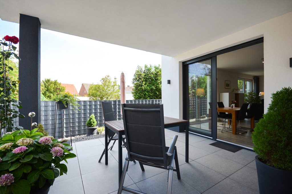 Gütelhöfer Immobilien - Immobilienangebot - Weilerswist / Lommersum - Alle - Neuwertige und großzügige Dreiraumwohnung mit Terrasse und Garage in Weilerswist / Lommersum