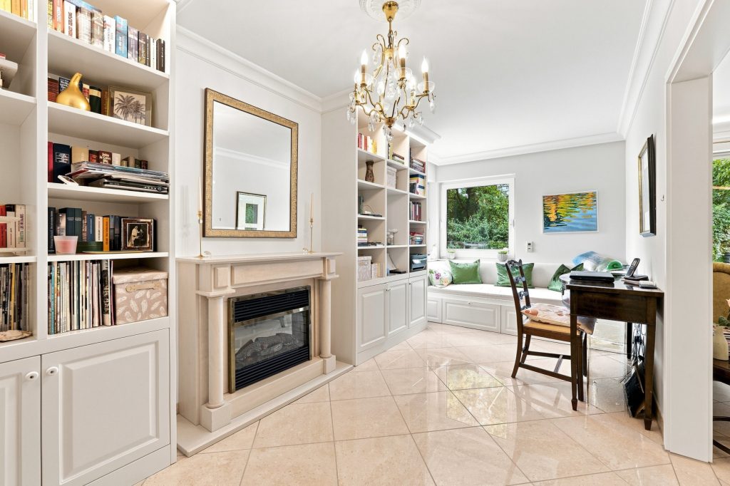 Gütelhöfer Immobilien - Immobilienangebot - Brühl - Alle - Bezugsfreie und stilvolle Erdgeschosswohnung mit Garten, Fußbodenheizung und Tiefgaragenstellplatz