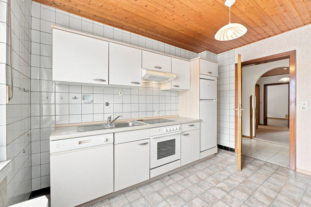 Gütelhöfer Immobilien - Immobilienangebot - Rheinbach / Wormersdorf - Alle - Freistehendes Einfamilienhaus mit Terrasse, Garage und viel Gestaltungspotenzial in Wormersdorf