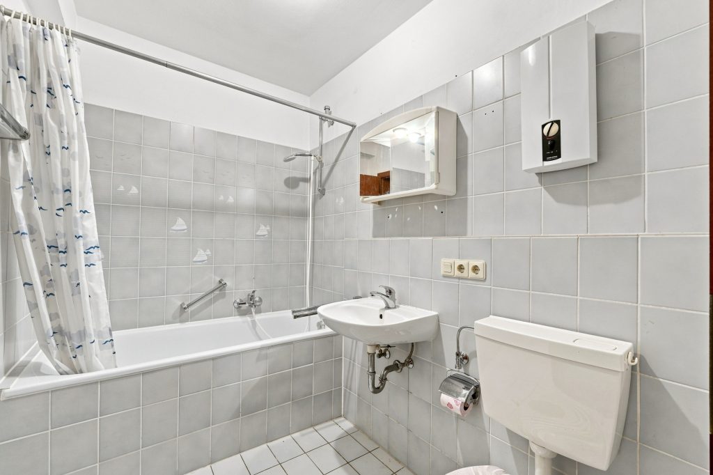 Gütelhöfer Immobilien - Immobilienangebot - Meckenheim - Alle - Bezugsfreies und vollständig möbliertes Apartment mit Loggia, Einbauküche und Kfz-Stellplatz