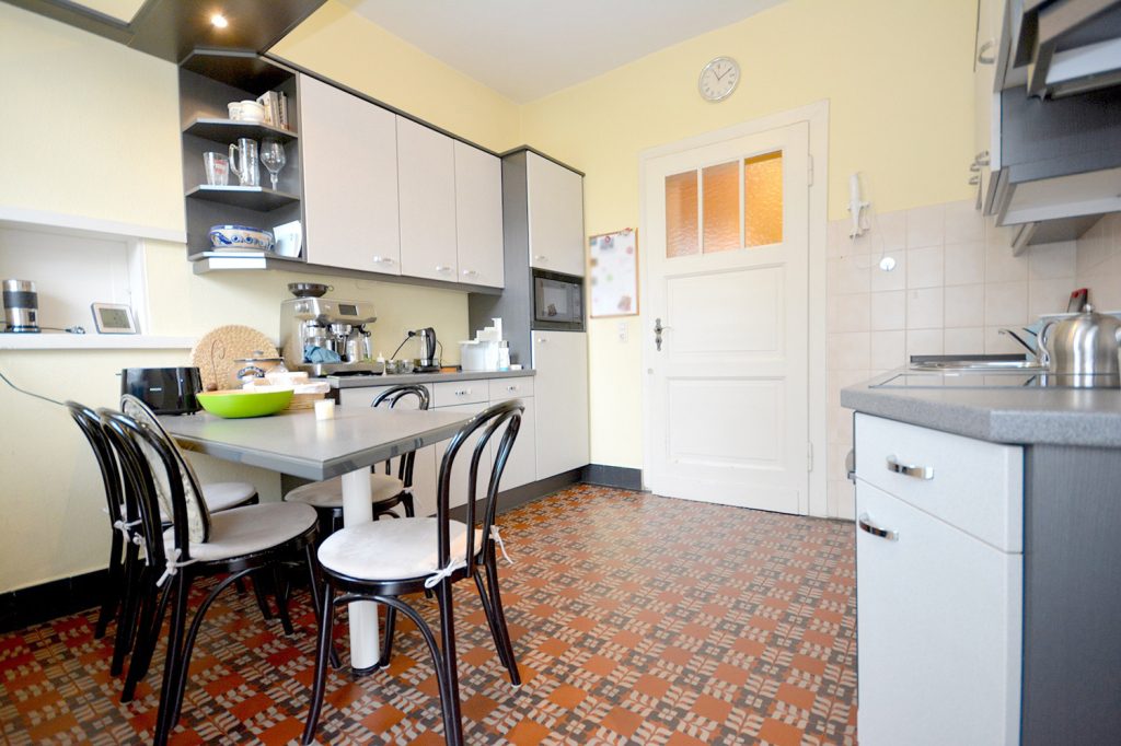 Gütelhöfer Immobilien - Immobilienangebot - Rheinbach - Alle - Für die ganze Familie! Großzügiges Reihenmittelhaus in zentraler Lage mit großem Garten und Carport