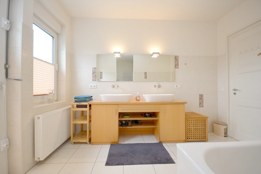 Gütelhöfer Immobilien - Immobilienangebot - Rheinbach - Alle - Für die ganze Familie! Großzügiges Reihenmittelhaus in zentraler Lage mit großem Garten und Carport