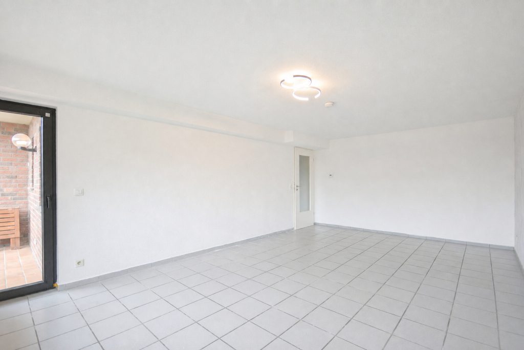 Gütelhöfer Immobilien - Immobilienangebot - Bornheim / Roisdorf - Alle - Singles aufgepasst! Bezugsfreies Apartment mit Terrasse, eigenem Garten und Stellplatz in Roisdorf