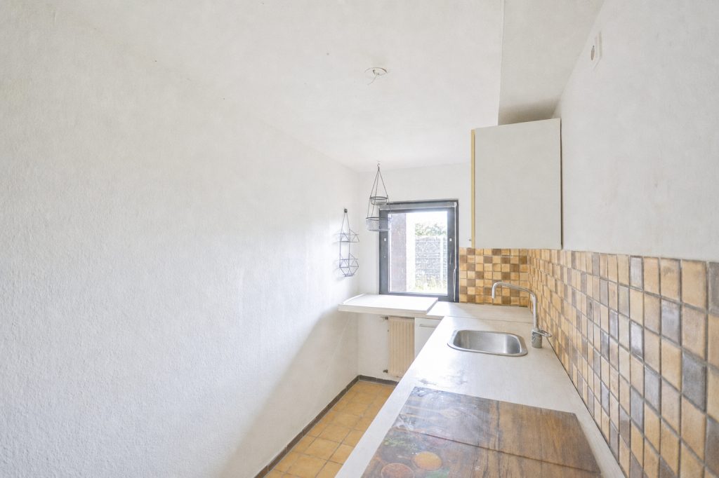 Gütelhöfer Immobilien - Immobilienangebot - Bornheim / Roisdorf - Alle - Singles aufgepasst! Bezugsfreies Apartment mit Terrasse, eigenem Garten und Stellplatz in Roisdorf