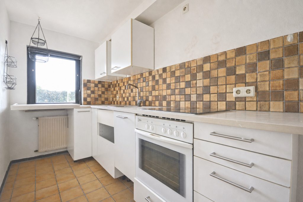 Gütelhöfer Immobilien - Immobilienangebot - Bornheim / Roisdorf - Alle - Singles aufgepasst! Bezugsfreies Apartment mit Terrasse, eigenem Garten und Stellplatz in Roisdorf