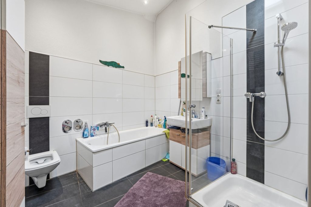 Gütelhöfer Immobilien - Immobilienangebot - Rheinbach / Merzbach - Alle - Moderne 77 m² Wohnung mit großer Dachterrasse in ruhiger Hoflage von Rheinbach-Merzbach