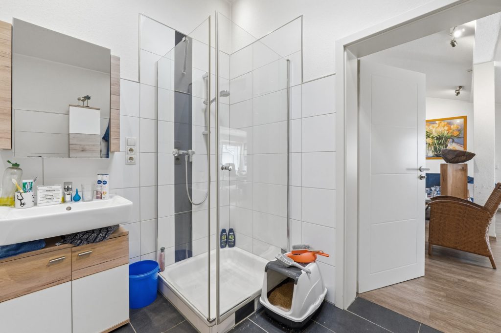 Gütelhöfer Immobilien - Immobilienangebot - Rheinbach / Merzbach - Alle - Moderne 77 m² Wohnung mit großer Dachterrasse in ruhiger Hoflage von Rheinbach-Merzbach