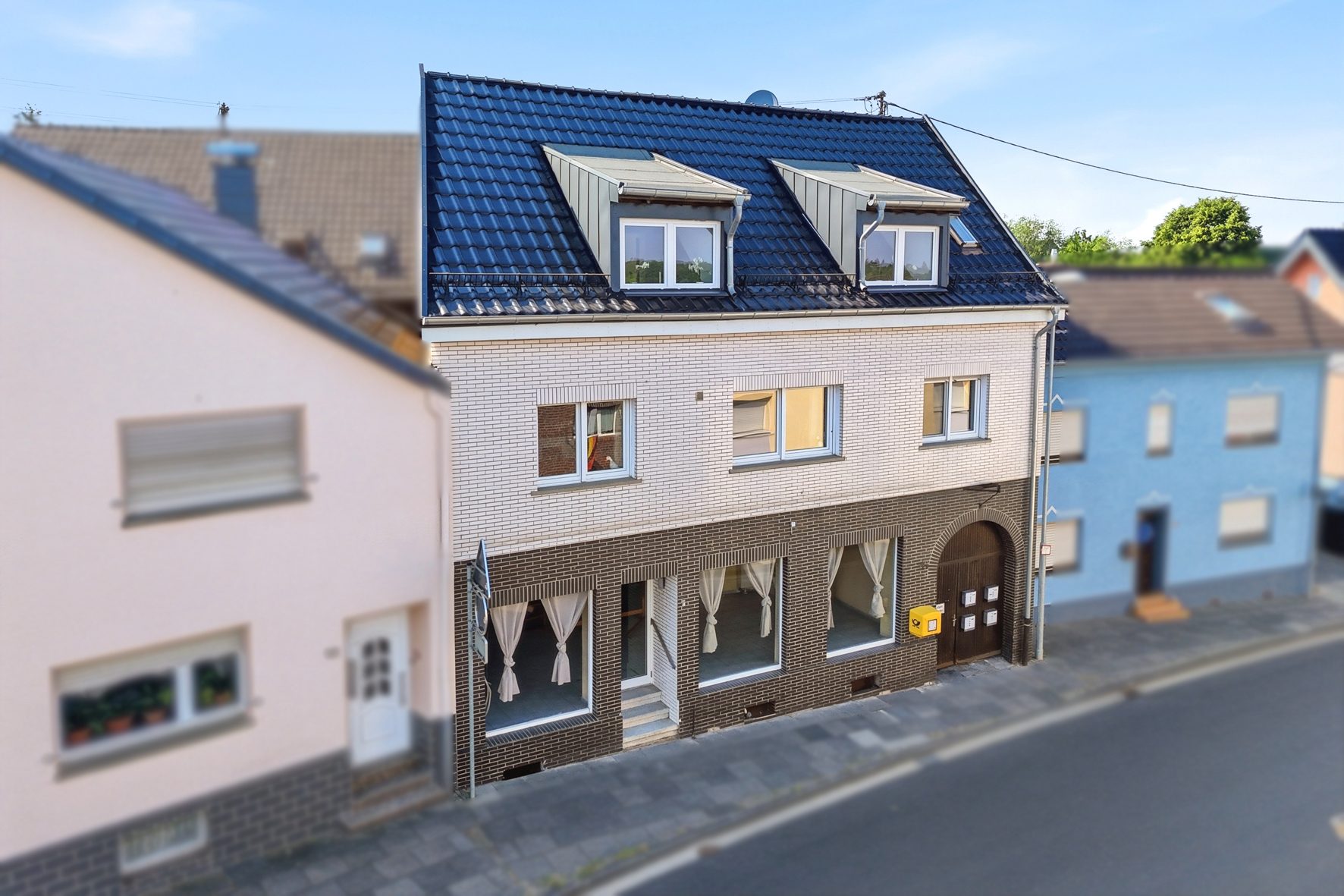 Gütelhöfer Immobilien - Immobilienangebot - Rheinbach / Merzbach - Alle - Moderne 77 m² Wohnung mit großer Dachterrasse in ruhiger Hoflage von Rheinbach-Merzbach
