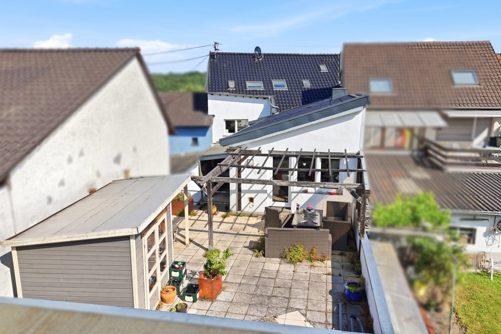 Gütelhöfer Immobilien - Immobilienangebot - Rheinbach / Merzbach - Alle - Moderne 77 m² Wohnung mit großer Dachterrasse in ruhiger Hoflage von Rheinbach-Merzbach