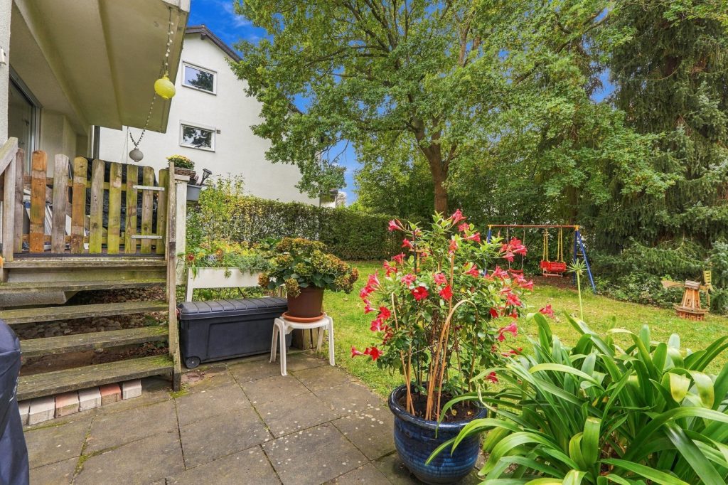 Gütelhöfer Immobilien - Immobilienangebot - Rheinbach - Alle - Bezugsfreie Eigentumswohnung in beliebter Citylage mit Balkon, Terrasse und Gartenmitbenutzung