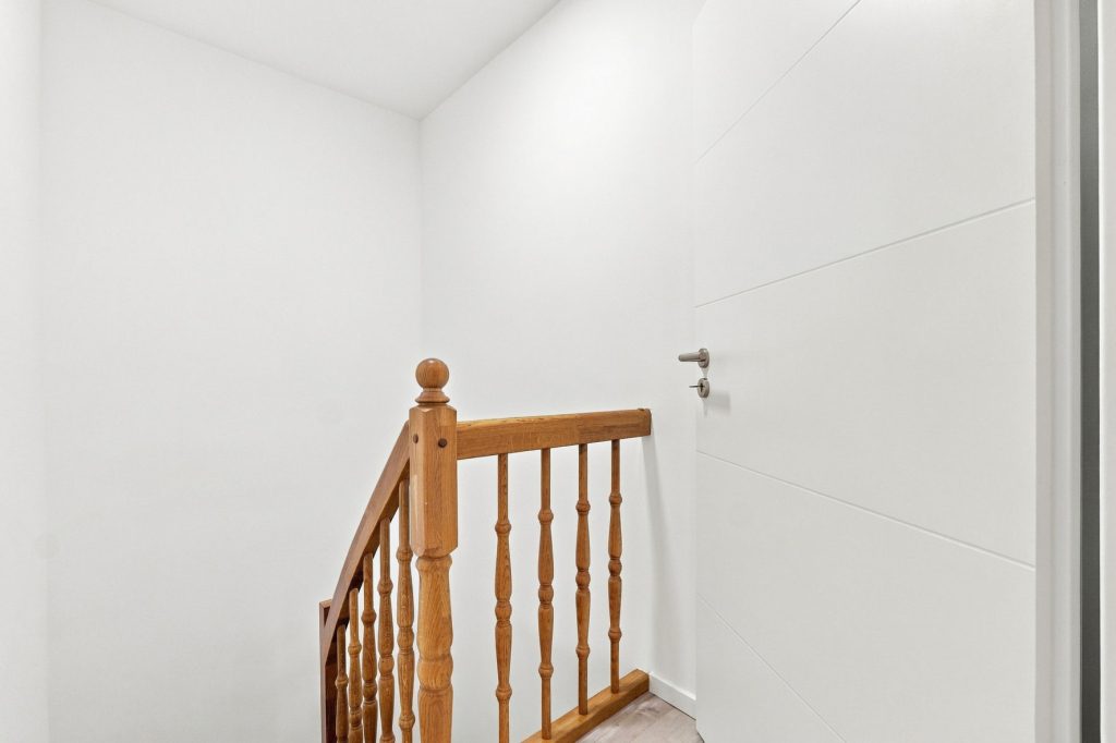Gütelhöfer Immobilien - Immobilienangebot - Bornheim / Hemmerich - Alle - Für Familien oder Generationen! Modernisisertes Einfamilienhaus mit PV-Anlage auf Erbpachtgrund.