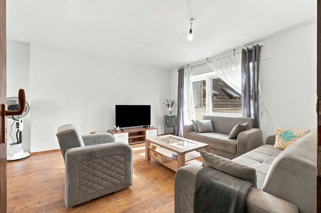 Gütelhöfer Immobilien - Immobilienangebot - Rheinbach - Alle - Big Business in Rheinbacher Top-Lage! Wohn- und Geschäftshaus mit bezugsfreiem Ladenlokal