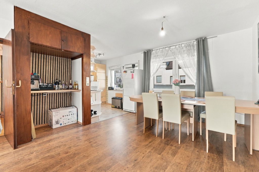 Gütelhöfer Immobilien - Immobilienangebot - Rheinbach - Alle - Big Business in Rheinbacher Top-Lage! Wohn- und Geschäftshaus mit bezugsfreiem Ladenlokal