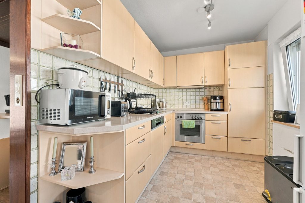 Gütelhöfer Immobilien - Immobilienangebot - Rheinbach - Alle - Big Business in Rheinbacher Top-Lage! Wohn- und Geschäftshaus mit bezugsfreiem Ladenlokal