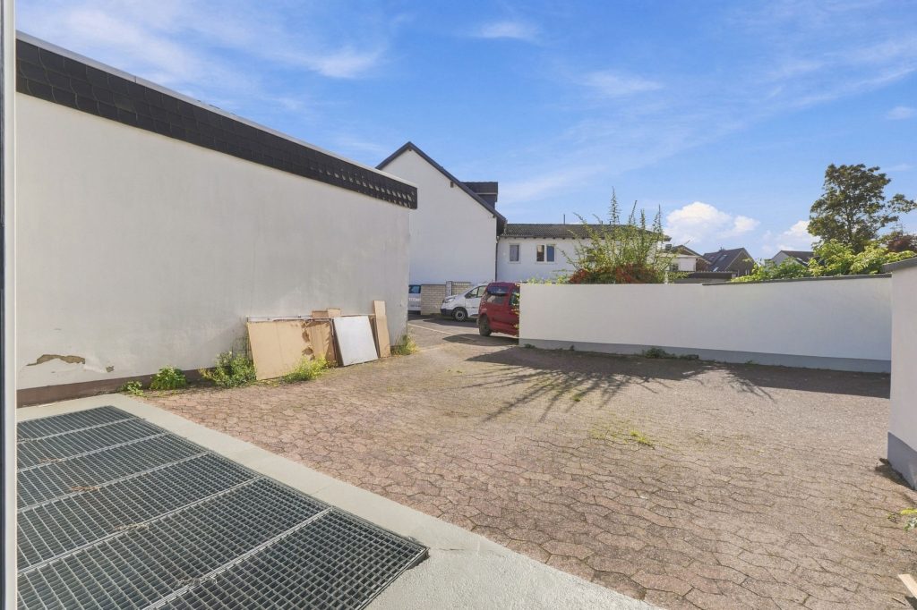 Gütelhöfer Immobilien - Immobilienangebot - Rheinbach - Alle - Big Business in Rheinbacher Top-Lage! Wohn- und Geschäftshaus mit bezugsfreiem Ladenlokal