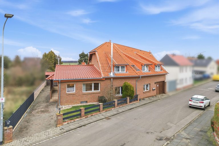 Gütelhöfer Immobilien - Immobilienangebot - Swisttal / Odendorf - Alle - Gebäudeensemble für Generationen auf 2.383 m² Grund mit 3 Wohneinheiten und Wintergarten in Odendorf