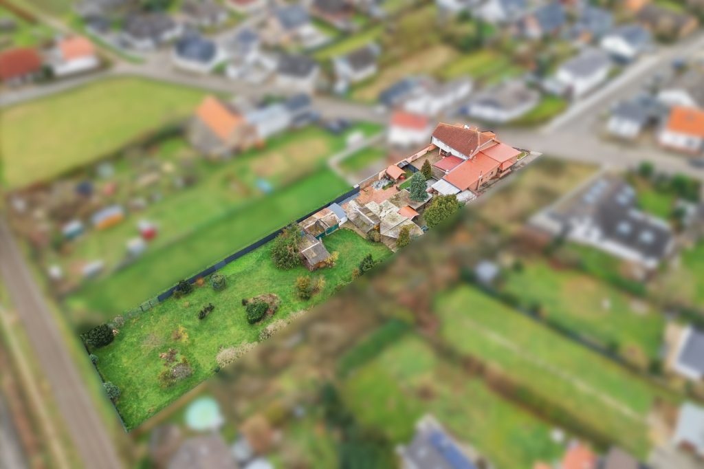 Gütelhöfer Immobilien - Immobilienangebot - Swisttal / Odendorf - Alle - Gebäudeensemble für Generationen auf 2.383 m² Grund mit 3 Wohneinheiten und Wintergarten in Odendorf