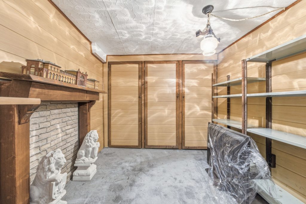 Gütelhöfer Immobilien - Immobilienangebot - Swisttal / Odendorf - Alle - Gebäudeensemble für Generationen auf 2.383 m² Grund mit 3 Wohneinheiten und Wintergarten in Odendorf