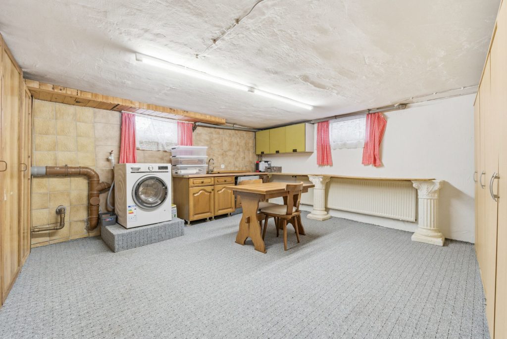 Gütelhöfer Immobilien - Immobilienangebot - Swisttal / Odendorf - Alle - Gebäudeensemble für Generationen auf 2.383 m² Grund mit 3 Wohneinheiten und Wintergarten in Odendorf