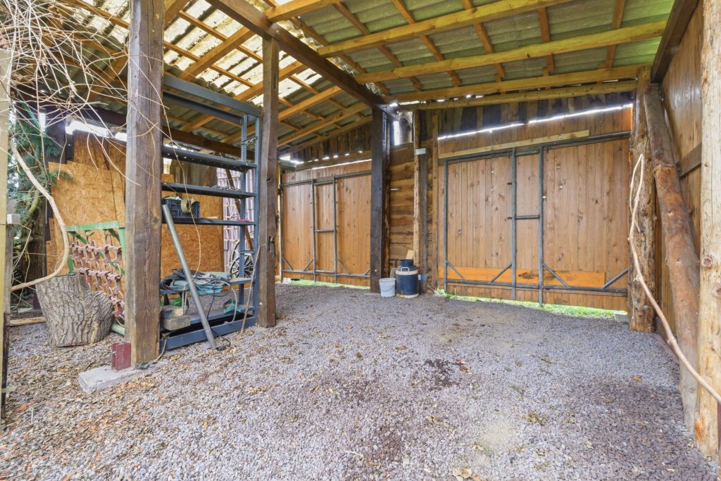Gütelhöfer Immobilien - Immobilienangebot - Swisttal / Odendorf - Alle - Gebäudeensemble für Generationen auf 2.383 m² Grund mit 3 Wohneinheiten und Wintergarten in Odendorf