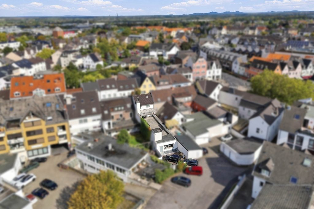 Gütelhöfer Immobilien - Immobilienangebot - Rheinbach - Alle - Zentrale Gewerbefläche in Rheinbach mit Schaufenster, Lager und zwei Stellplätzen – flexibel nutzbar