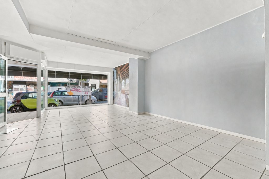 Gütelhöfer Immobilien - Immobilienangebot - Rheinbach - Alle - Zentrale Gewerbefläche in Rheinbach mit Schaufenster, Lager und zwei Stellplätzen – flexibel nutzbar