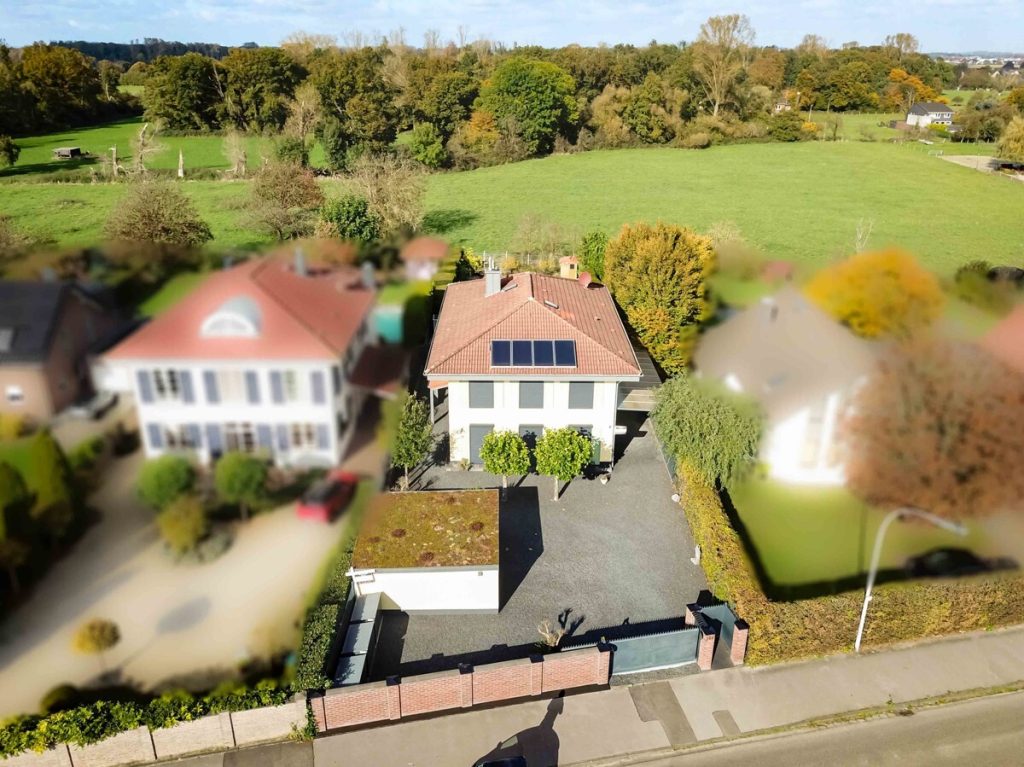Immobilienangebot - Korschenbroich - Alle - Luxusvilla mit allem inklusive  -  Panoramablick ins Naturschutzgebiet