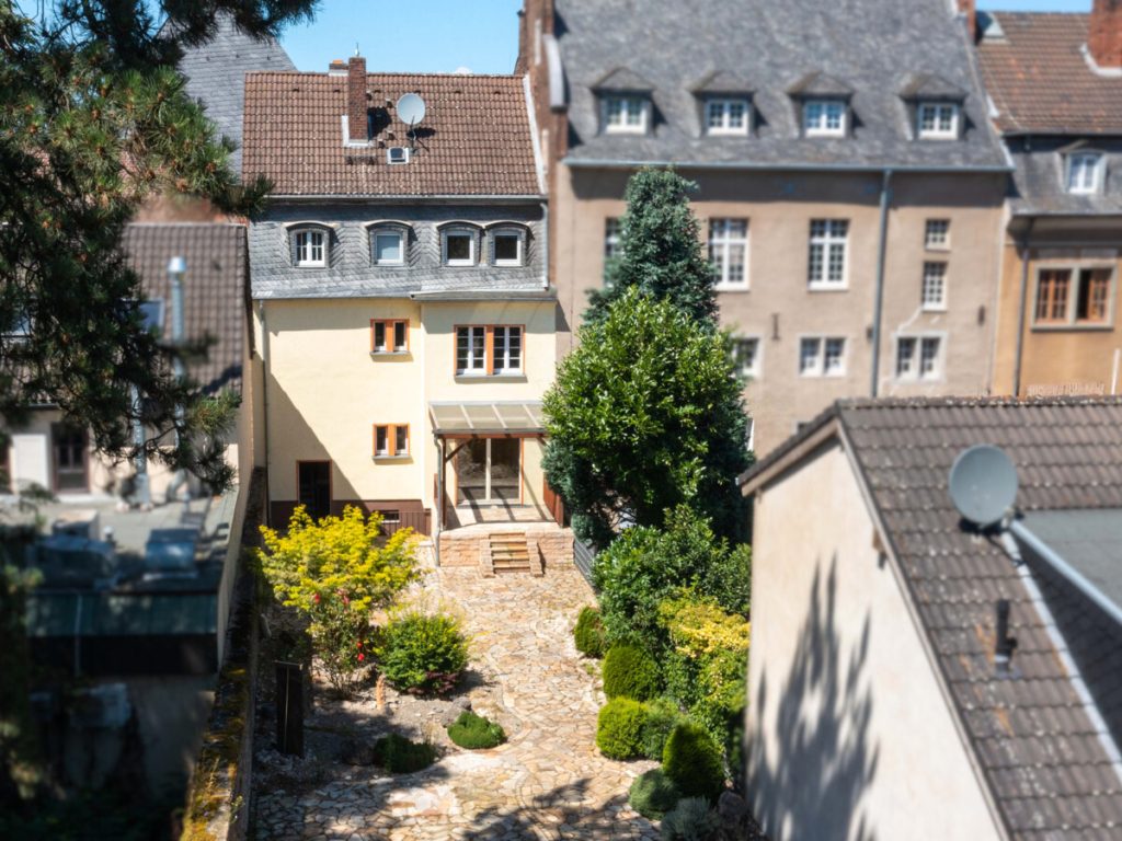 Immobilienangebot - Bergheim - Alle - Altbaujuwel mit Ausbaureserve - Familienidyll in Citylage