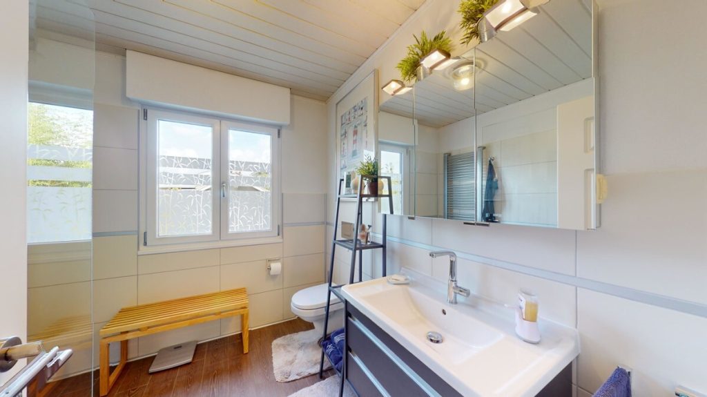 Immobilienangebot - Brühl - Alle - Idyllisches Wohnen in Brühl: Ihr Traumhaus mit Naturpool