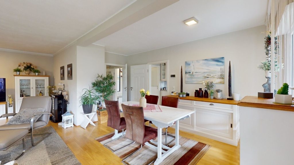 Immobilienangebot - Brühl - Alle - Idyllisches Wohnen in Brühl: Ihr Traumhaus mit Naturpool