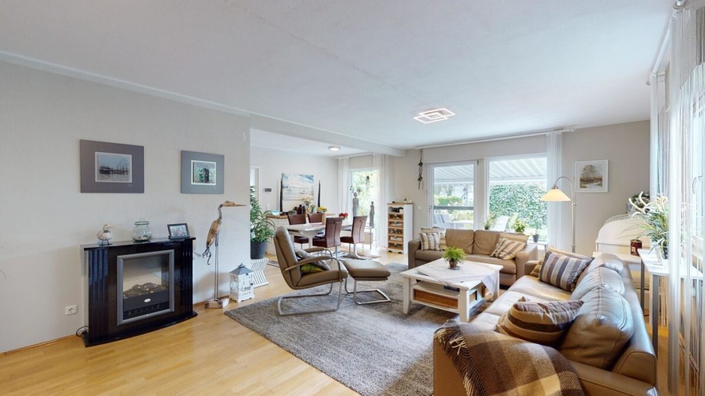 Immobilienangebot - Brühl - Alle - Idyllisches Wohnen in Brühl: Ihr Traumhaus mit Naturpool
