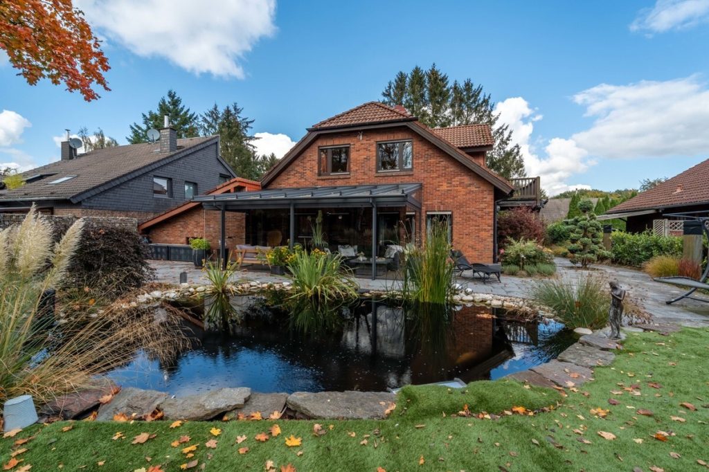 Immobilienangebot - Roetgen - Alle - Wunderschönes Einfamilienhaus mit Traumgarten in bester Lage von Roetgen