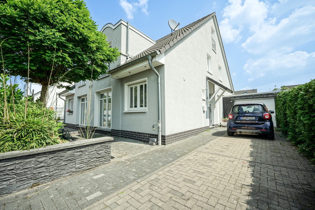Immobilienangebot - Köln / Widdersdorf - Alle - Moderne DHH  -  Neue Gastherme  -  Einbauküche  -   Ruhige Lage  -  Garage
