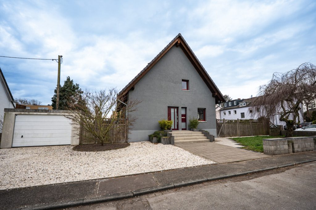 Immobilienangebot - Köln - Alle - Köln-Esch I Energiesparhaus I Kamin und Klima I Erbpacht