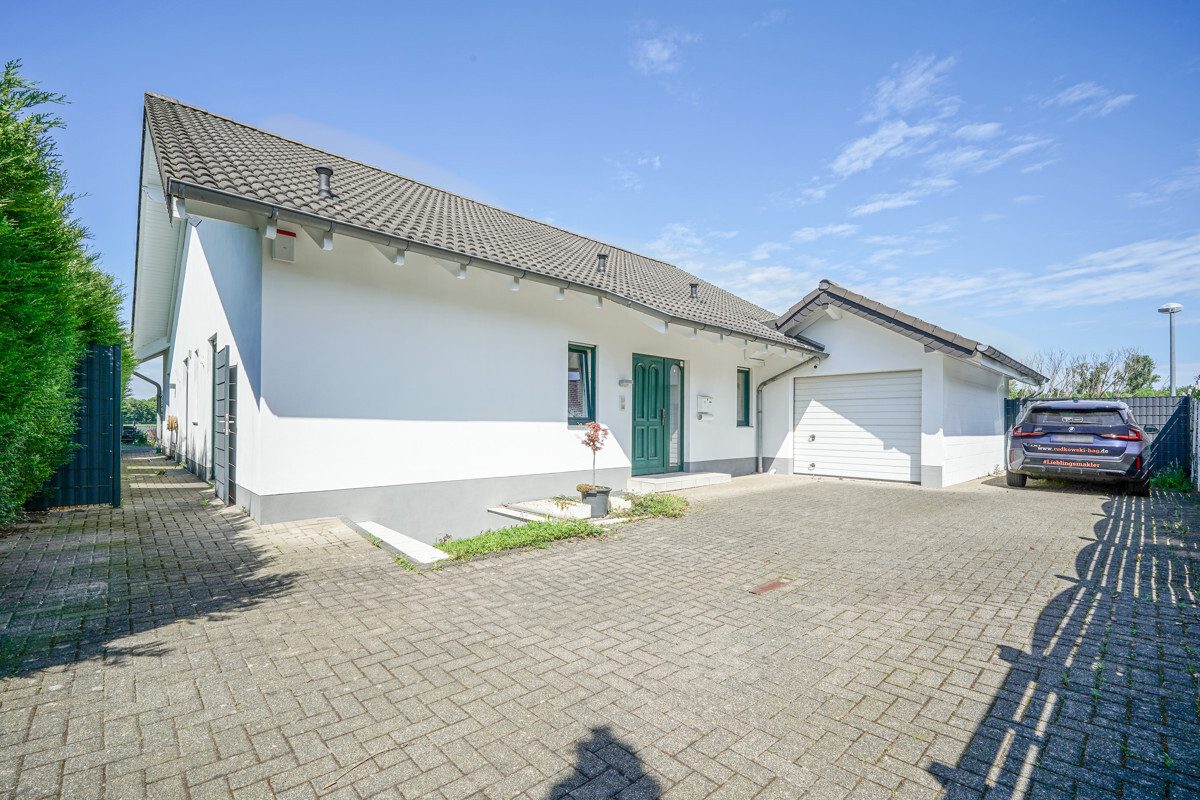 Immobilienangebot - Bergheim - Alle - Freistehender Familientraum  -  Feldrandlage  -  Ausbaureserve