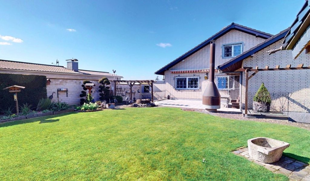 Immobilienangebot - Erftstadt - Alle - Freistehendes Zuhause  -  mit Einliegerwohnung  -  Sonniger Garten