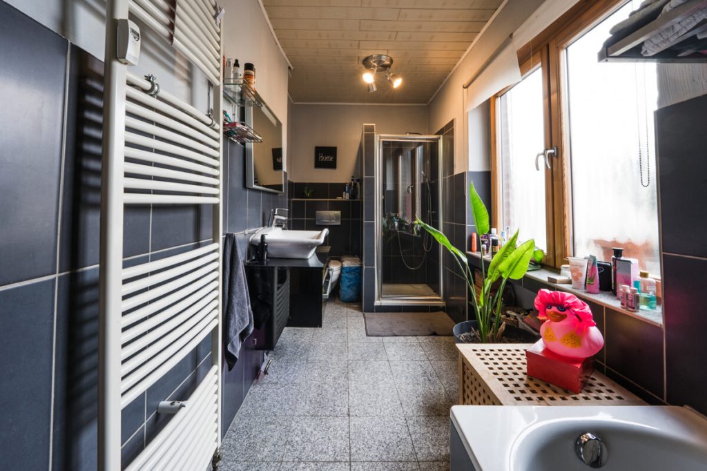 Immobilienangebot - Kerpen - Alle - Großzügige Maisonette-Wohnung  -  Dachterrasse   -  nachhaltig vermietet