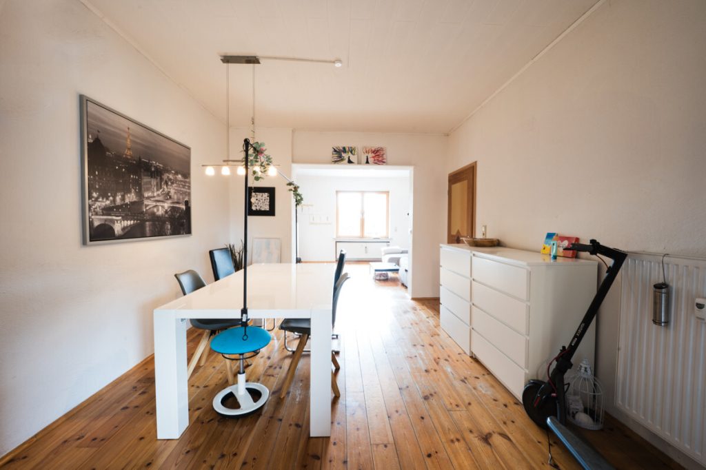 Immobilienangebot - Kerpen - Alle - Großzügige Maisonette-Wohnung  -  Dachterrasse   -  nachhaltig vermietet