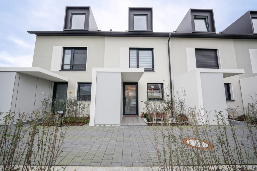 Immobilienangebot - Köln - Alle - K-Gremberghoven  -  Modernes Reihenmittelhaus  -  Effizienzhaus 55