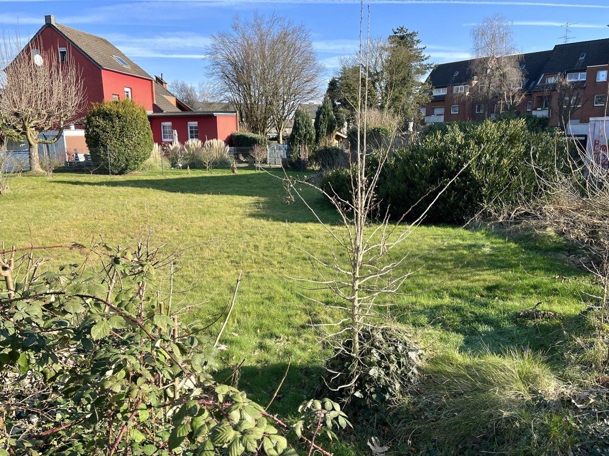 Immobilienangebot - Mönchengladbach - Grundstücke - Baugrundstück  -  Einfamilienhaus  -  Doppelhaushälfte  -  Mehrfamilienhaus
