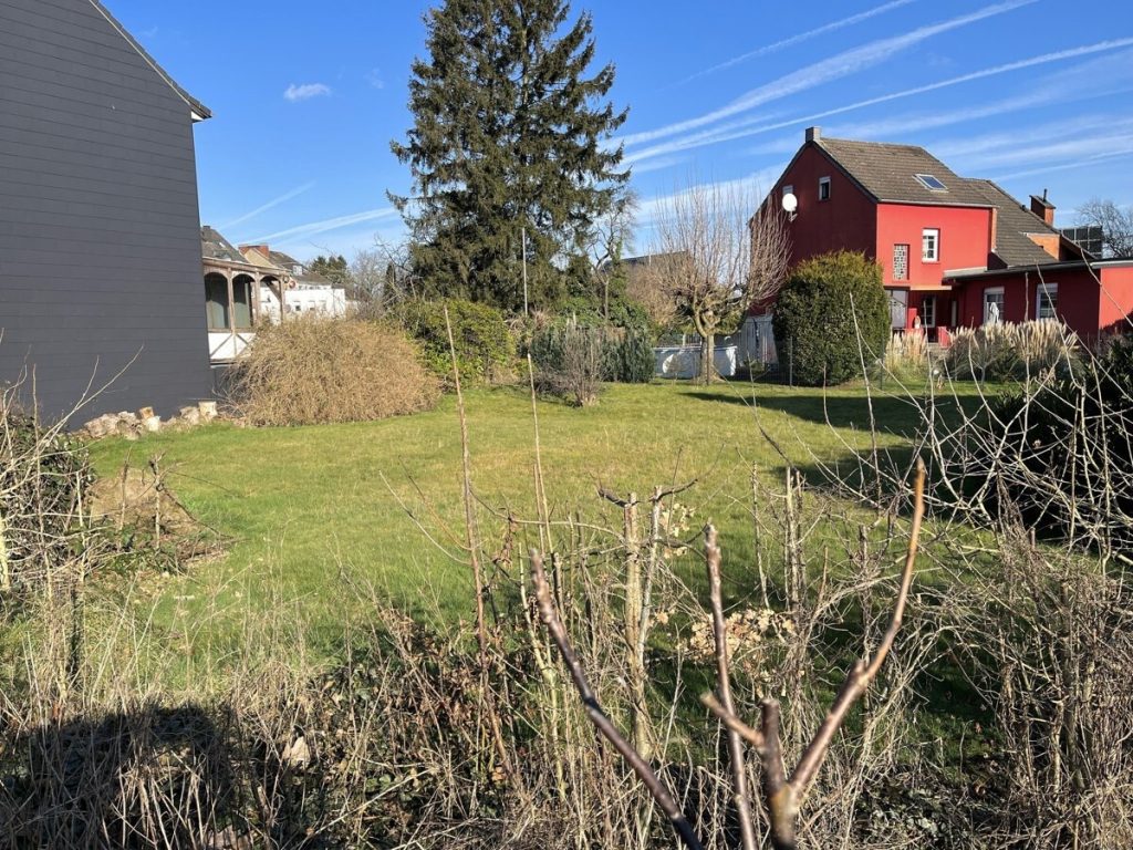 Immobilienangebot - Mönchengladbach - Grundstücke - Baugrundstück  -  Einfamilienhaus  -  Doppelhaushälfte  -  Mehrfamilienhaus