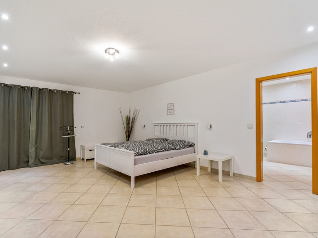 Immobilienangebot - Bornheim - Alle - Bungalow mit traumhaftem Panoramablick
