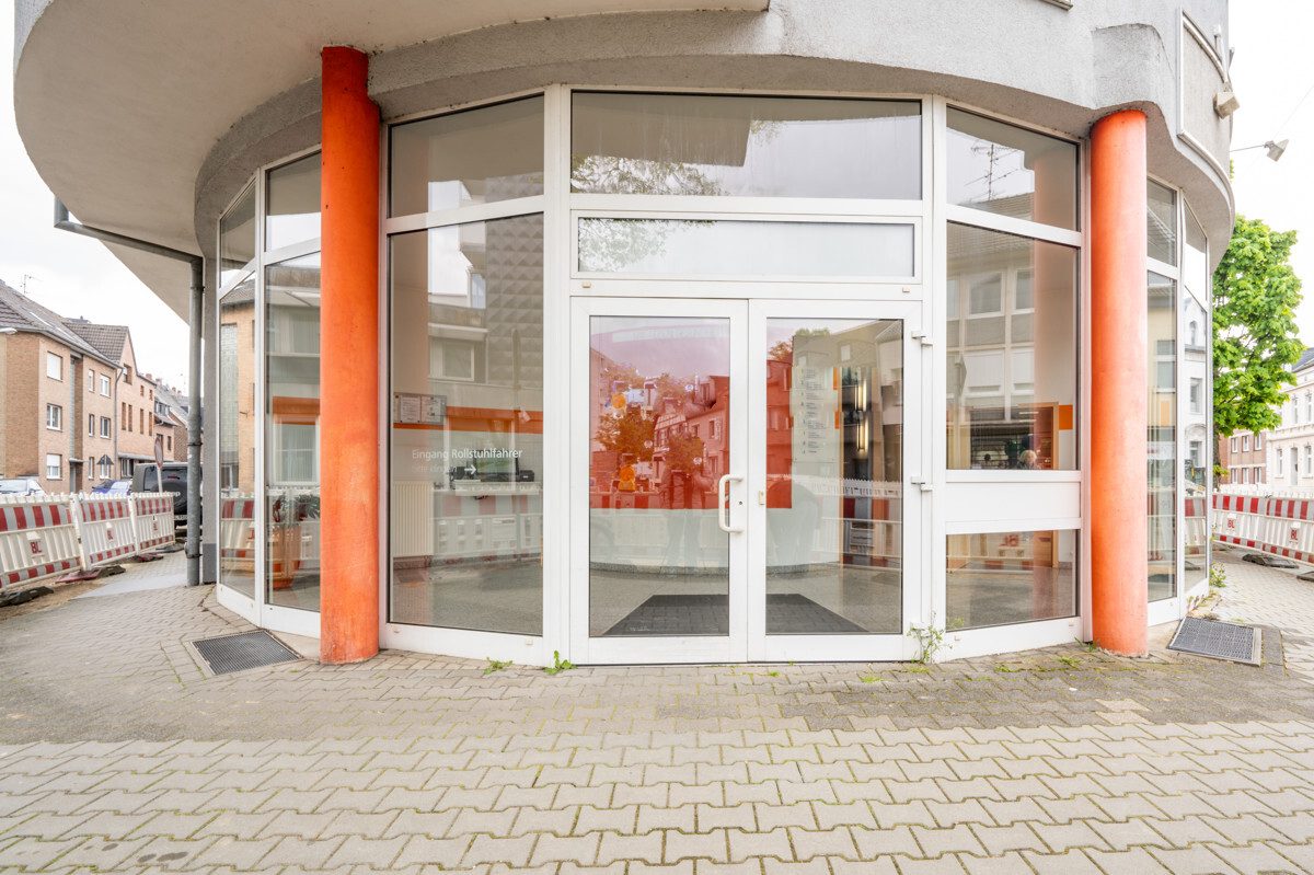 Immobilienangebot - Mönchengladbach - Alle - Modernes Geschäftshaus  -  Praxis & Büroräume  -  Aufzug & Tiefgarage