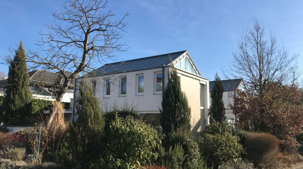 Immobilienangebot - Bonn - Alle - Repräsentative Villa  -  Lichtdurchflutete Räume  -  Unikliniknähe