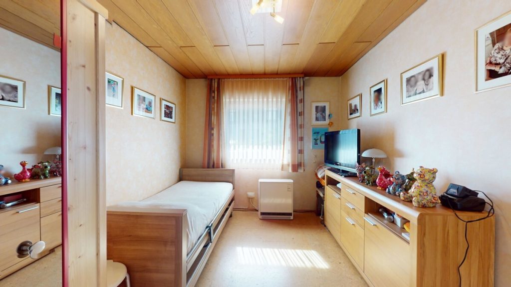 Immobilienangebot - Pulheim-Sinthern - Alle - Zwei Häuser, ein Grundstück  -  ehemaliger Hof  -  ruhige Lage