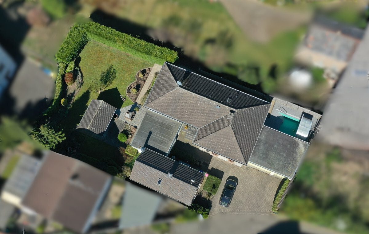 Immobilienangebot - Pulheim-Sinthern - Alle - Zwei Häuser, ein Grundstück  -  ehemaliger Hof  -  ruhige Lage